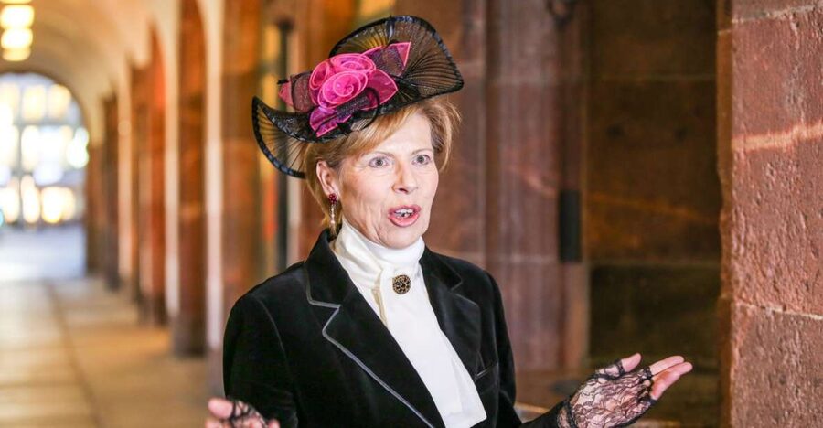 1.5-Hour Historical Tour of Leipzig with Costumed Guide - Meeting Lola, Pauline, and Berta at the Old Town Hall