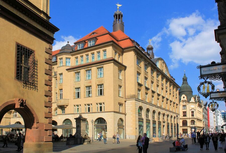 1.5 hour walking tour through beautiful Leipzig - Coffee, courtyards, and the old commercial center