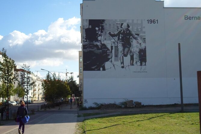 2.5-Hour Berlin Wall and Memorial Sites Walking Tour - Ulbricht Curve and Schwedter Way
