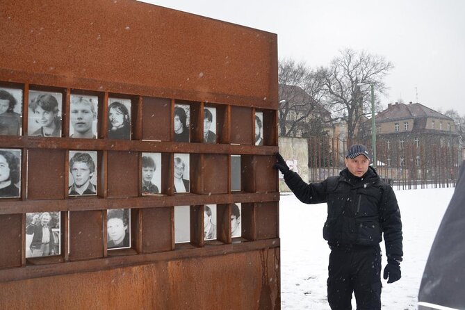 2.5-Hour Berlin Wall and Memorial Sites Walking Tour - Ending at Nordbahnhof and the former ghost station