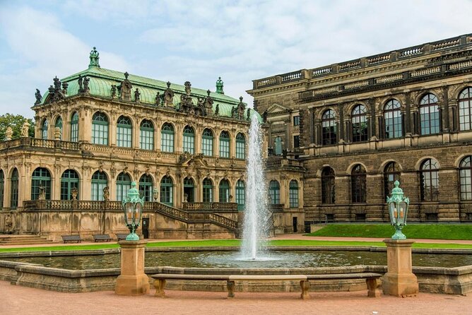 2 day ticket Grand City Tour Hop on Hop off 22 stops - Key points to know before you book