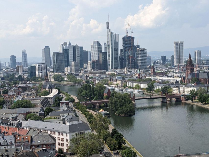 2-Hour Best of Frankfurt Walking Tour (English) - Anita’s relaxed approach to guiding
