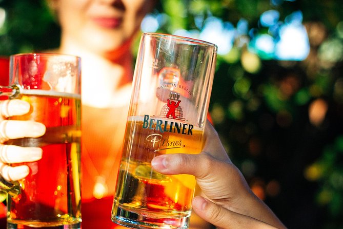 A Taste of Berlin: Craft Beer Private Tour - The first pour: a choice between craft and classic
