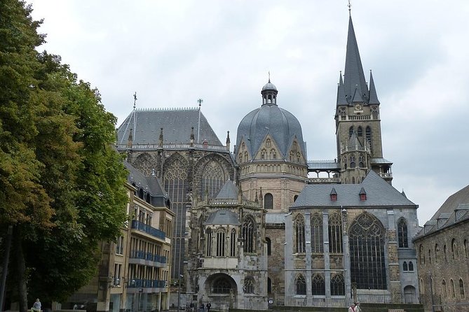Aachen: Private Walking Tour With A Professional Guide - Meeting Charlemagne at the cathedral