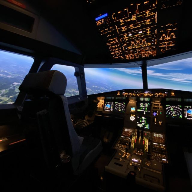 Airbus Flightsimulator | Flying Experience | adults&children - Taking the captain’s seat at Centro Oberhausen