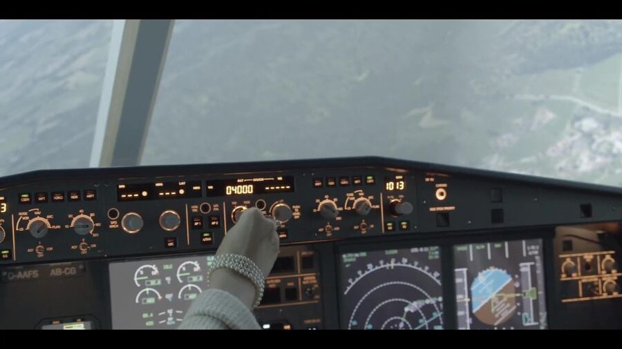 Airbus Flightsimulator | Flying Experience | adults&children - Choosing a route from Cologne to airports worldwide