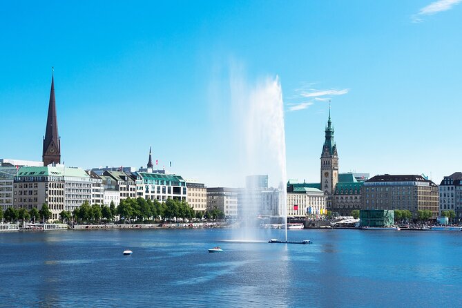 All-in-One Hamburg Shore Excursion from the port of Kiel - Rathaus, lunch, and the only real free time