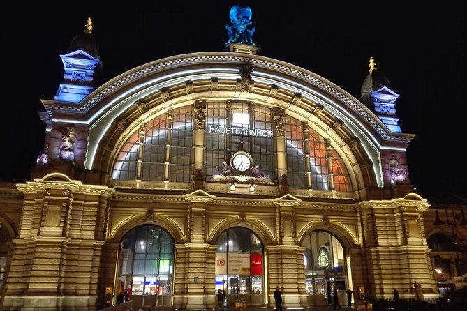Amazing walking Frankfurt with a local guide - Iron Bridge offers the best change of scenery