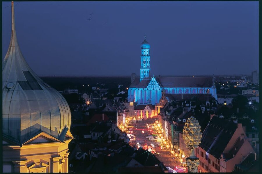 Augsburg: Illuminated Guided Evening Walking Tour - Three Fountains in the Evening Light