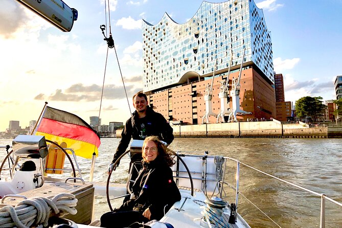 Authentic Sailingtrip "Beyond the Borders of the Port of Hamburg" - Sailing beyond the harbor toward Wedel