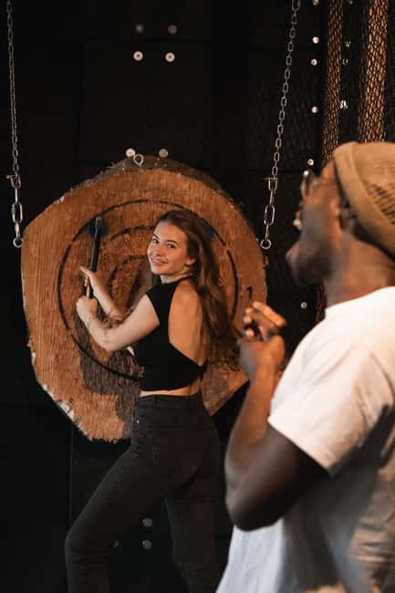 AXE THROWING & CRAFT BEER EXPERIENCE IN COLOGNE - Craft beer and the bar atmosphere