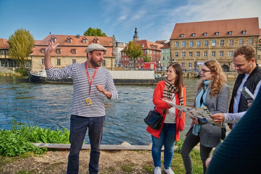 Bamberg: Guided Walking Tour - Guide quality and the German-only format