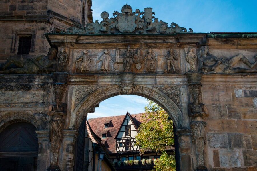 Bamberg: Guided Walking Tour - The Old Town Hall and its bridge setting
