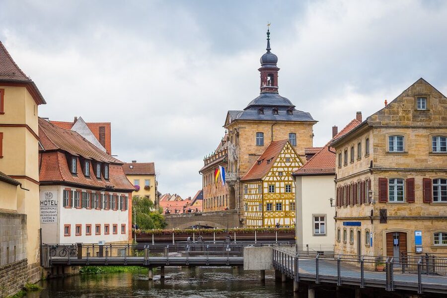 Bamberg: Private Guided Walking Tour - The Old Town Hall and its unlikely location