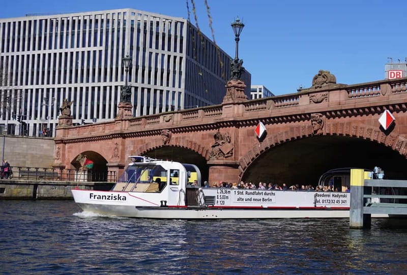 Berlin: 1-Hour Boat Tour with Bilingual Live Guide - Key points before you book