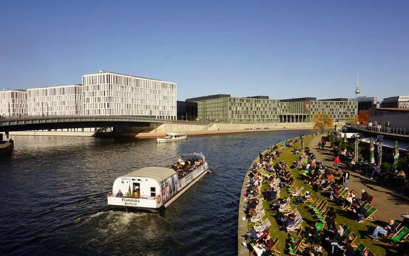 Berlin: 1-Hour Boat Tour with Bilingual Live Guide - A comfortable glass boat, not an open-air launch