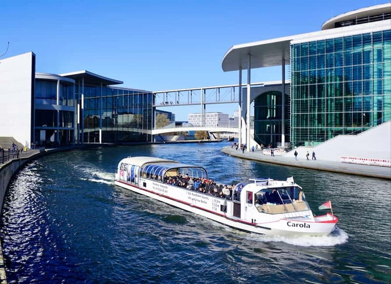 Berlin: 1-Hour Boat Tour with Bilingual Live Guide - Boarding near Hackescher Markt