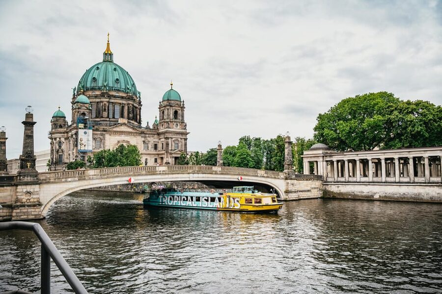 Berlin: 1-Hour City Sightseeing Cruise - Nikolaiviertel and Berlin’s oldest city center