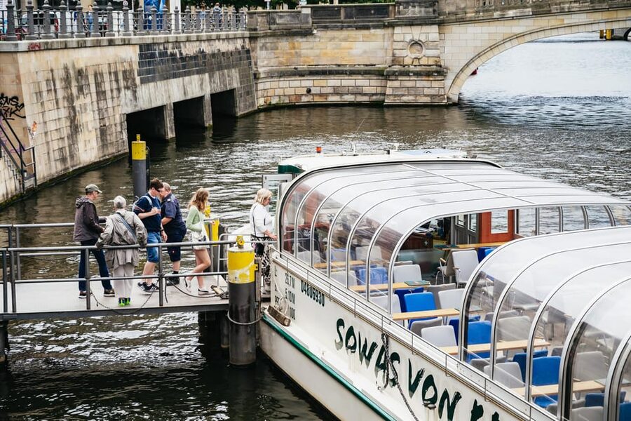 Berlin: 1-Hour City Sightseeing Cruise - Is $25 a fair price for one hour?