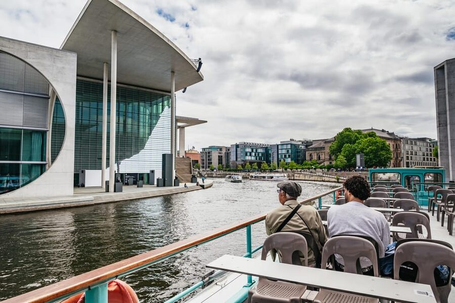 Berlin: 1-Hour City Sightseeing Cruise - The eastbound run past Museum Island