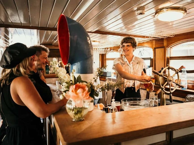 Berlin: 2.5-Hour Beer & Sunset Sightseeing Boat Cruise - Alte Börse to Berlin Cathedral