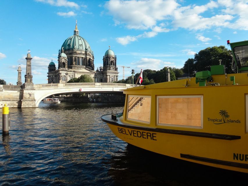 Berlin: 2.5-Hour East Side Boat Cruise with Commentary - Starting beside the old stock exchange