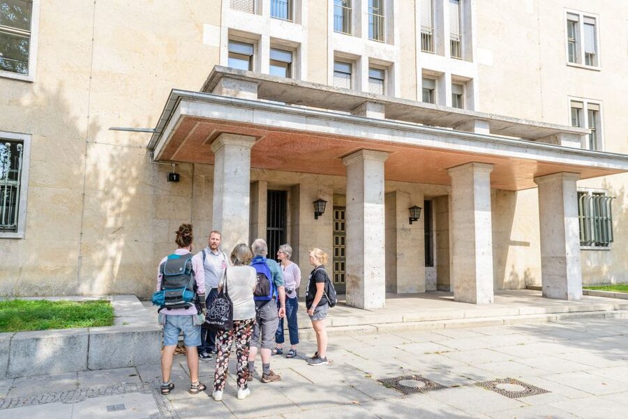 Berlin: 2.5-Hour Walking Tour through Kreuzberg 61 - Bergmannstraße and the neighborhood today