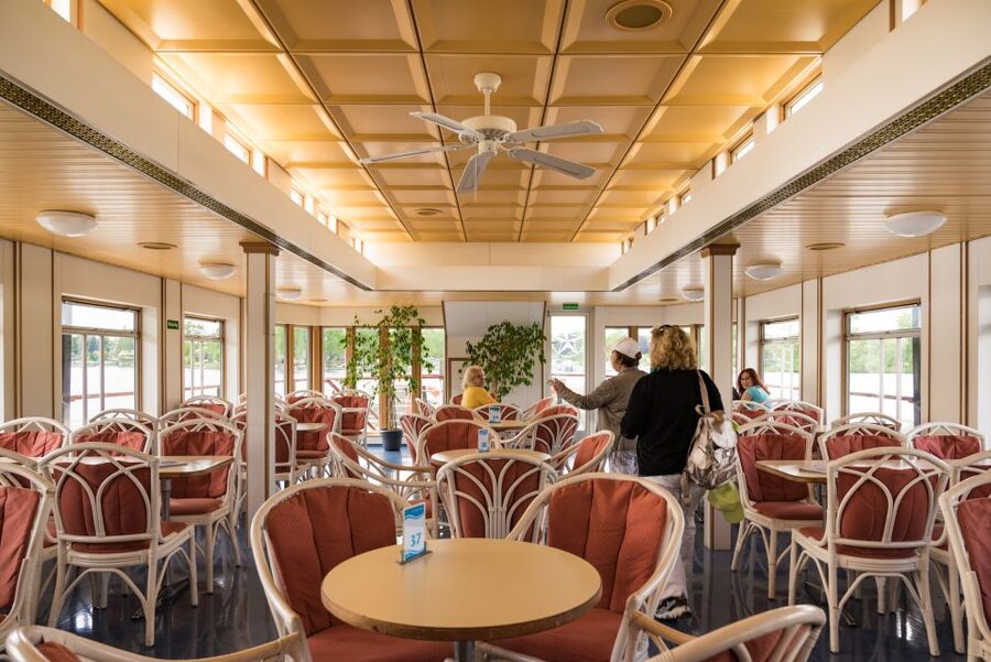 Berlin: 2-Hour Lake Oberhavel Cruise from Tegel - Weather, seating, and the value of a covered deck