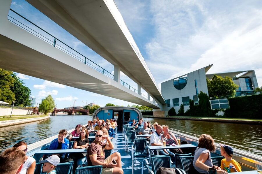 Berlin: 3.25-Hour Spree & Landwehrkanal Boat Tour - Key points to know before you go