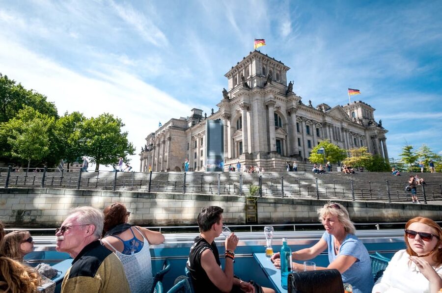 Berlin: 3.25-Hour Spree & Landwehrkanal Boat Tour - Following the Landwehr Canal and its many bridges