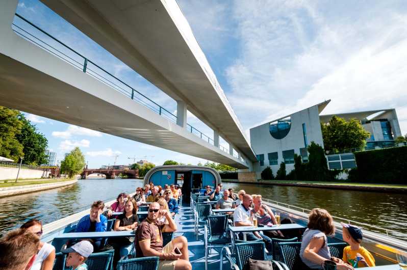 Berlin: 3.25-Hour Spree & Landwehrkanal Boat Tour - The Government District and Berlin’s public face