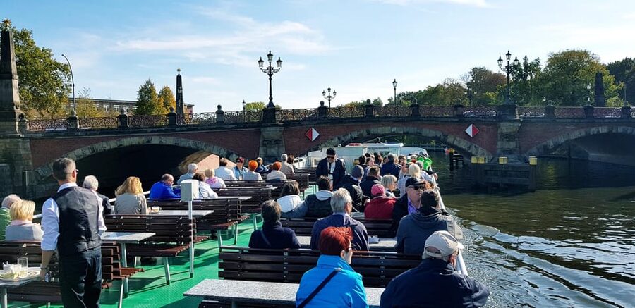 Berlin: 3.5-Hour Sightseeing Cruise on the Spree River - Humboldt Harbour and Berlin’s working waterways