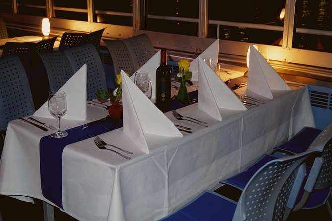 Berlin 3-Course Dinner Cruise - Drinks, cash, and service details
