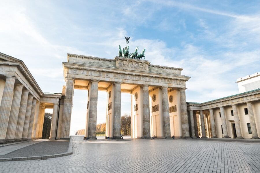 Berlin: 3-H Top Sights Guided E-Scooter Tour - The Spree, Parks, And The Victory Column