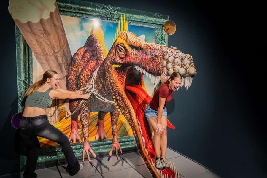 Berlin: 3D TrickArt Museum - Tickets - Getting your first pose right