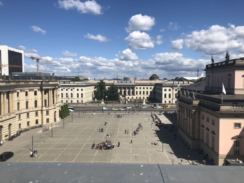 Berlin: 4-Hour Guided Highlights Tour in Spanish - Why this four-hour Berlin walk works well