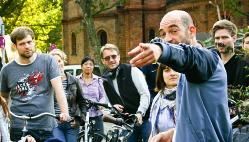 Berlin: Alternative Berlin Bike Tour - Neukölln and Treptow, where change is easy to see