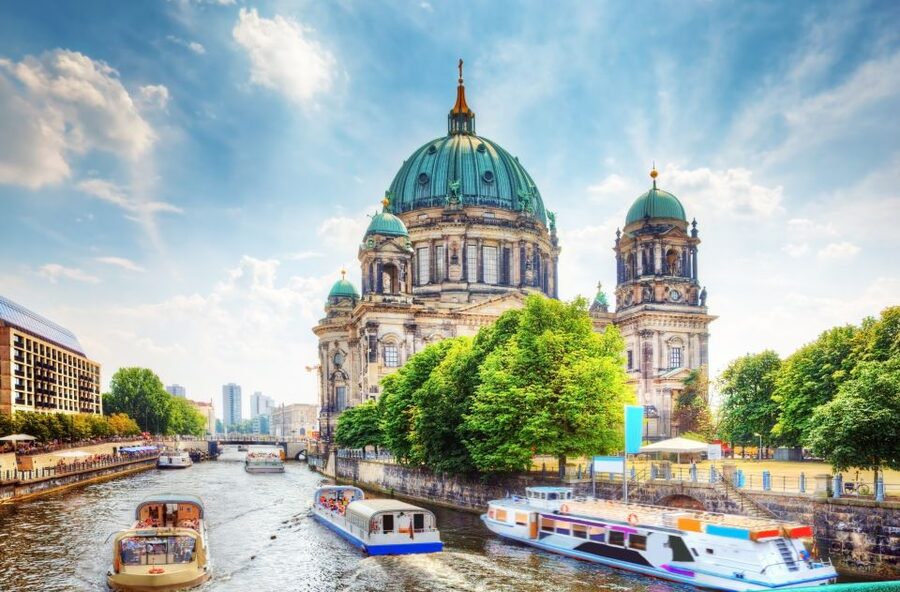 Berlin and Sachsenhausen: Shore Trip from Warnemünde Port - Three hours across northern Germany