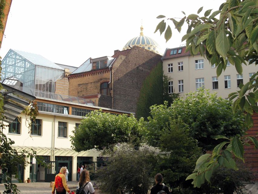 Berlin: Backyards of Berlin 2-Hour Tour - Starting Inside Hackesche Höfe