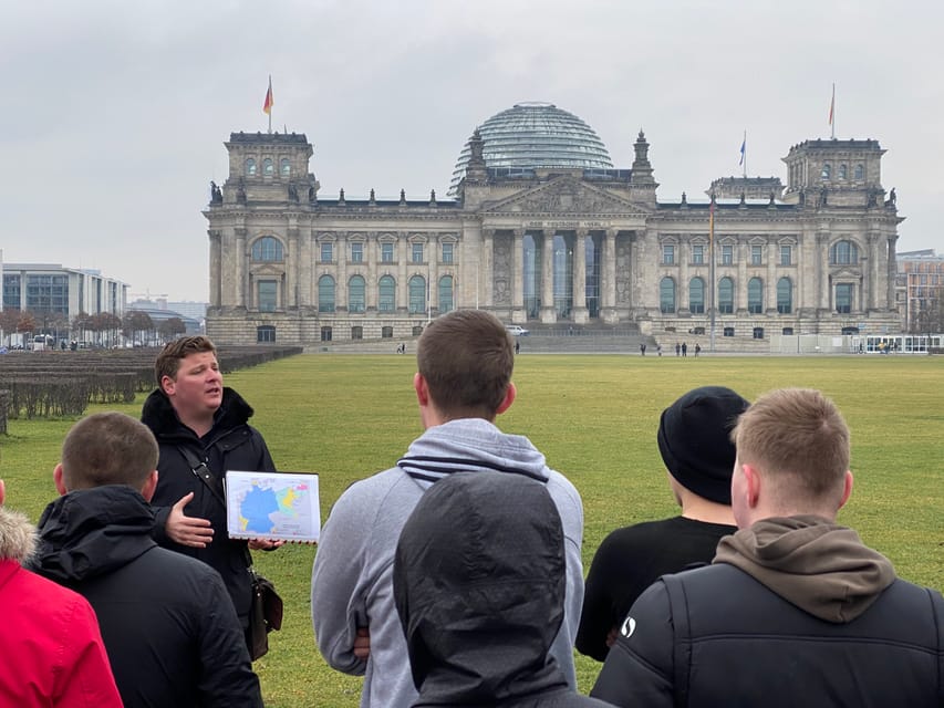 Berlin Battlefield Tour - Operation Berlin 1945 - Platz der Republik and the assault on Königplatz