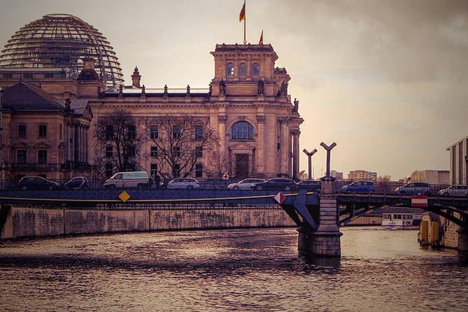 Berlin Beers & Battlefields Tour: War History and German Beer - Who should book this experience?