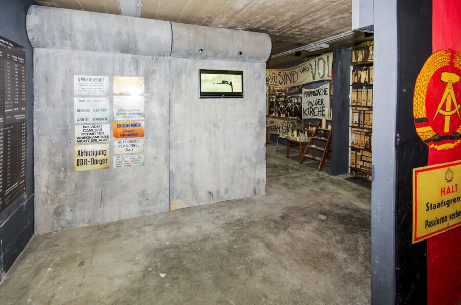 Berlin: Berlin Story Bunker Entry Ticket - Moving from war to the Berlin Wall