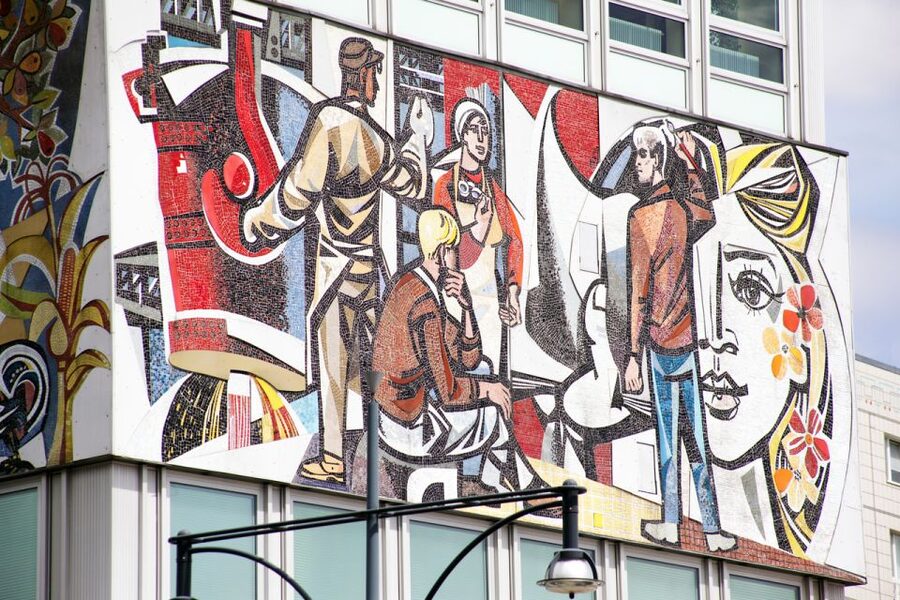 Berlin: Berlin Wall and the Cold War Walking Tour - Why Bernauer Straße tells Berlin’s story so well