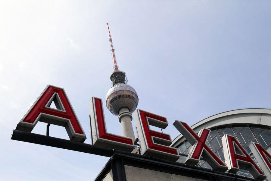 Berlin: Berlin Wall and the Cold War Walking Tour - How the two-hour format affects the experience