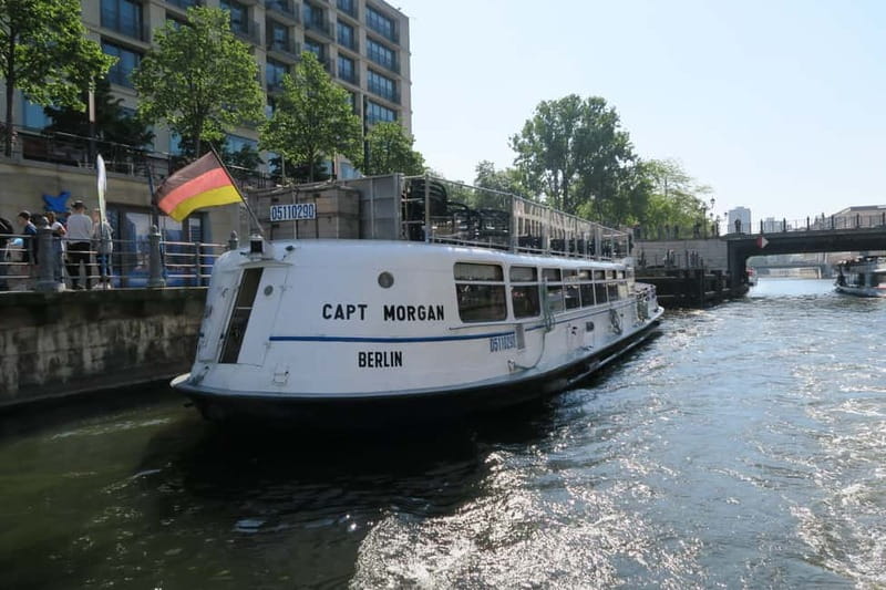 Berlin: Boat Sightseeing Cruise with Audioguide - Key points to know before you book