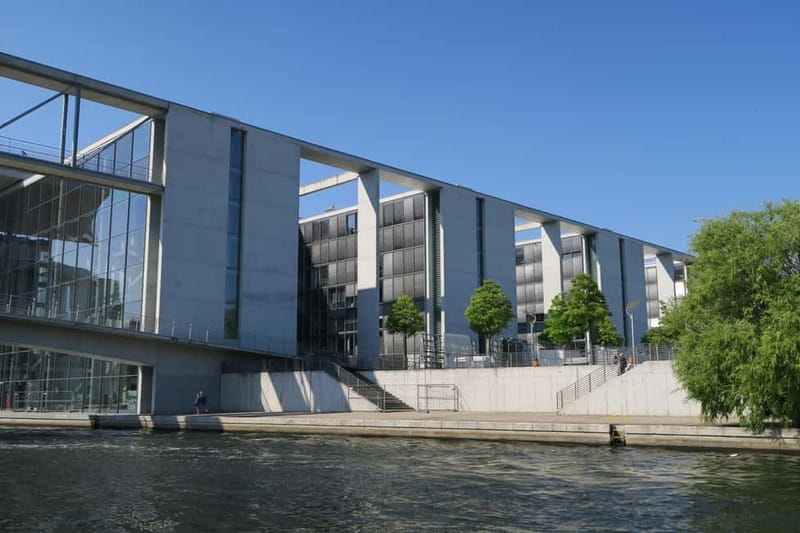 Berlin: Boat Sightseeing Cruise with Audioguide - Museum Island from both sides