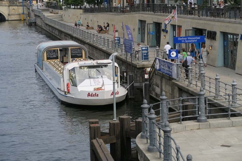 Berlin: Boat Sightseeing Cruise with Audioguide - Finding the Domaquareé landing stage