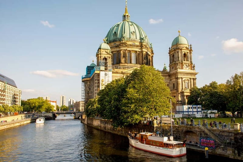 Berlin: Boat Sightseeing Tour on Electric Motor Yacht - Why this Spree cruise feels different