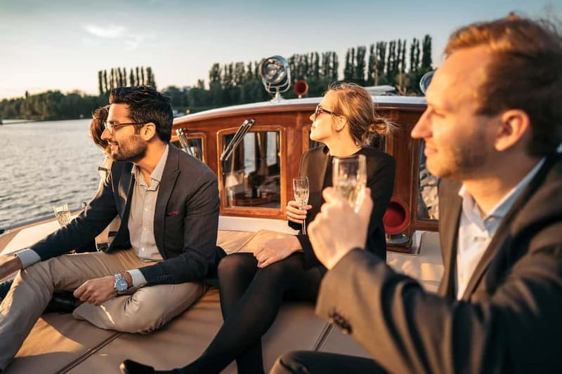 Berlin: Boat Sightseeing Tour on Electric Motor Yacht - Commentary, music, and the onboard mood