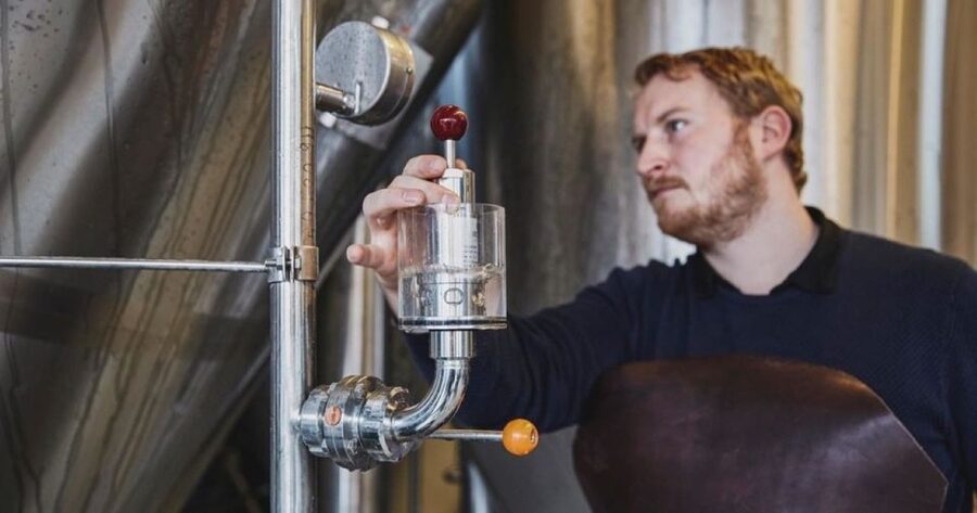 Berlin: BRLO BRWHOUSE Tour and Craft Beer Tasting - The first 45 minutes: beer basics and BRLO’s brewing approach